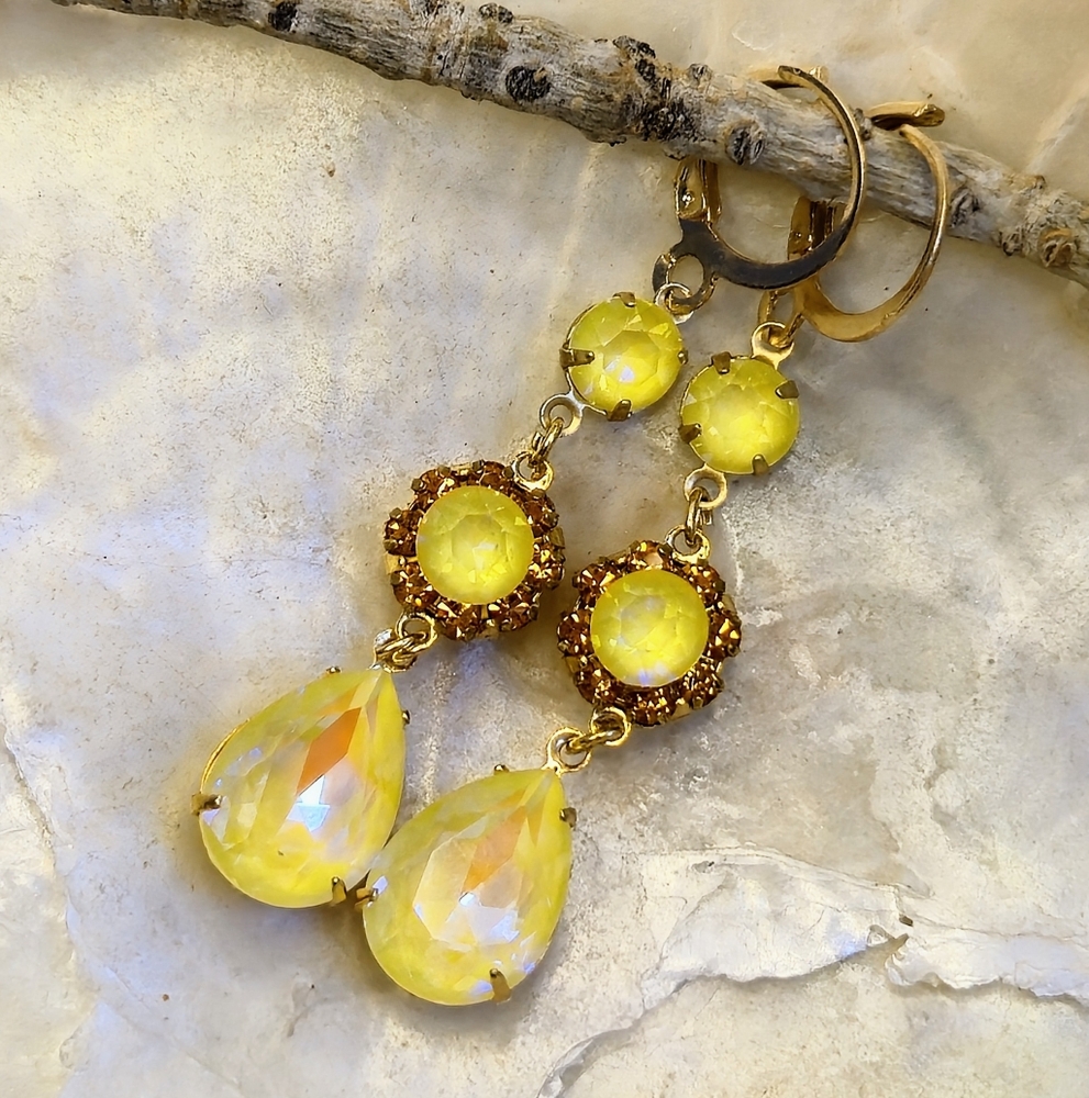 Victorian Sunshine Yellow Swarovski & Flowe Crystals In Three Tiered GP Earrings - Picture 4 of 7